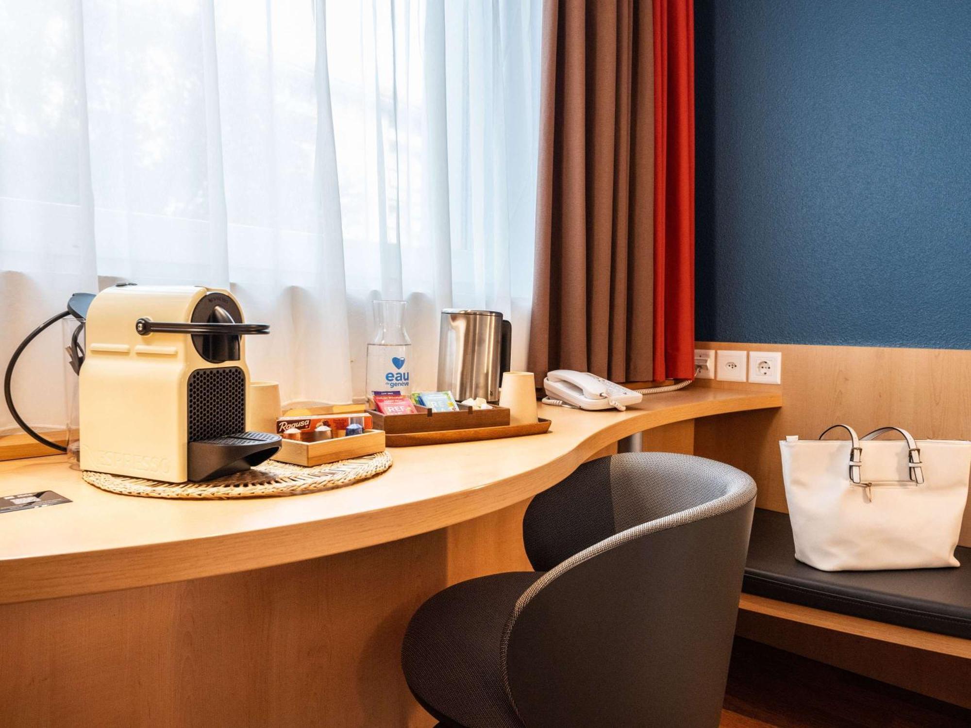 Hotel ibis Genève Centre Nations Esterno foto
